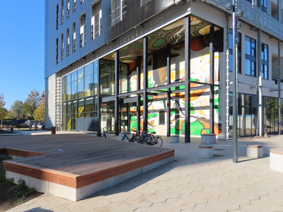 912245 Gezicht op de ingangspartij van het gebouw Baobab aan de Burgemeester Annie Brouwerlaan op het project De ...